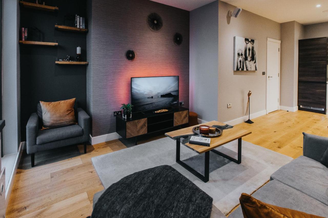 Circa17- Entire Apt, Free Parking, Gym, City Central & Free Netflix Bracknell Exterior foto